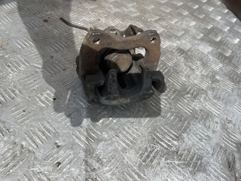 Задний суппорт Пежо 407 peugeot 407