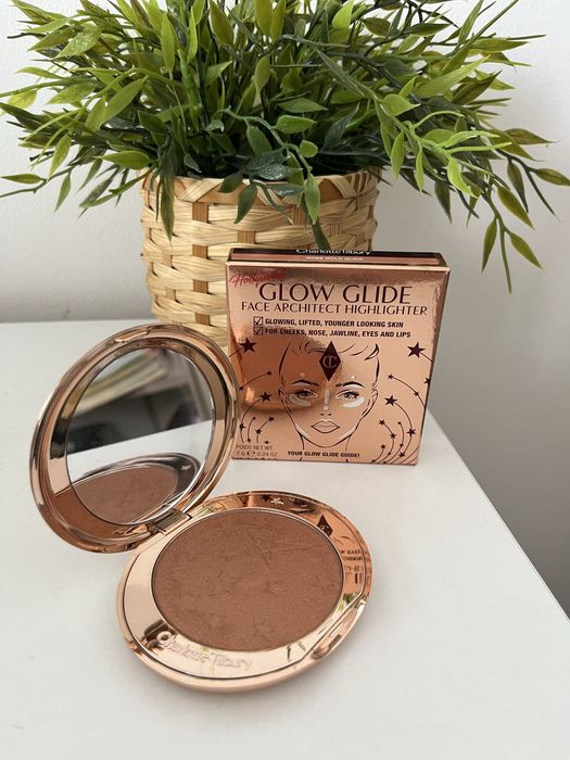 Chatlotte tilbury roswietlacz odcien rose gold glow