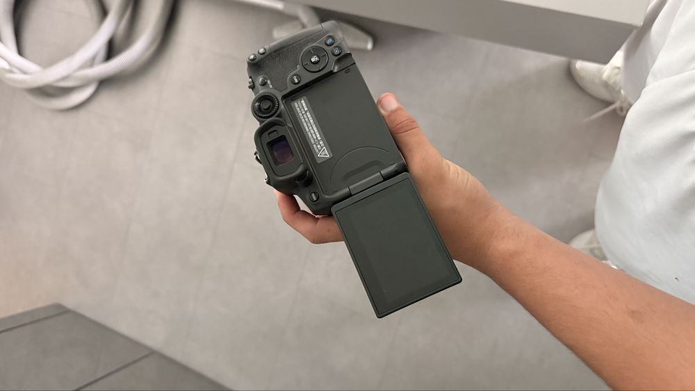 Canon R7 9000 Disparos (com adaptador de lentes)