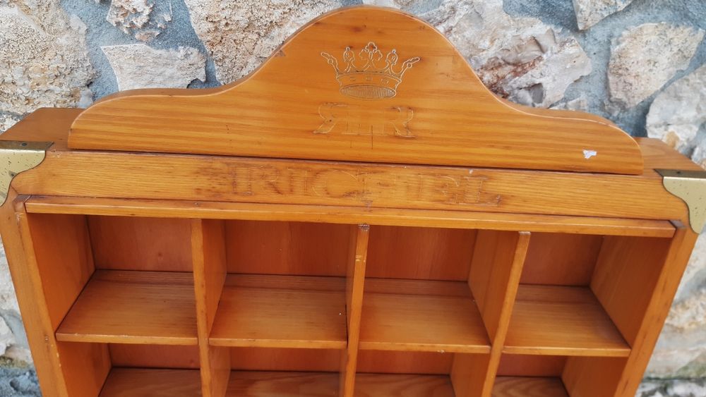 Estante para miniaturas em madeira maciça