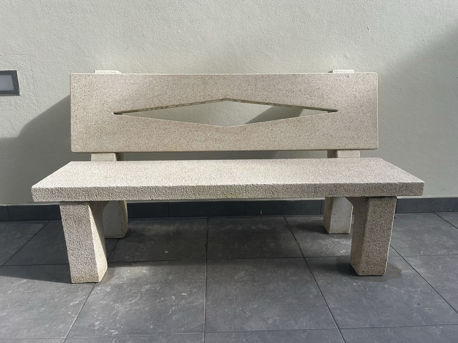 Banco de Jardim em Betão – Bonito, Resistente e Sem Manutenção!