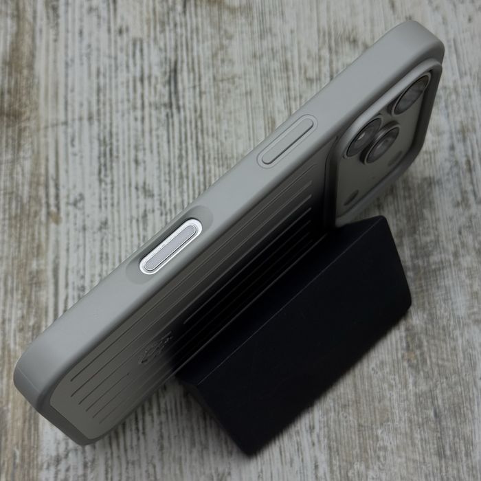 Чохол преміум Rimowa Case на iPhone 17 Pro Max/ 17 Pro/ 18 Pro Max Метал. Римова. Чехол
