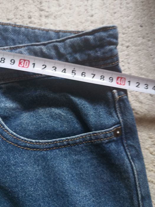 Bermudy młodzieżowe, szorty dżinsowe Cropp Loose W28