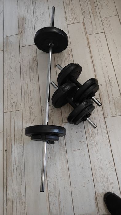 Conjunto de Halteres e Barra com discos.