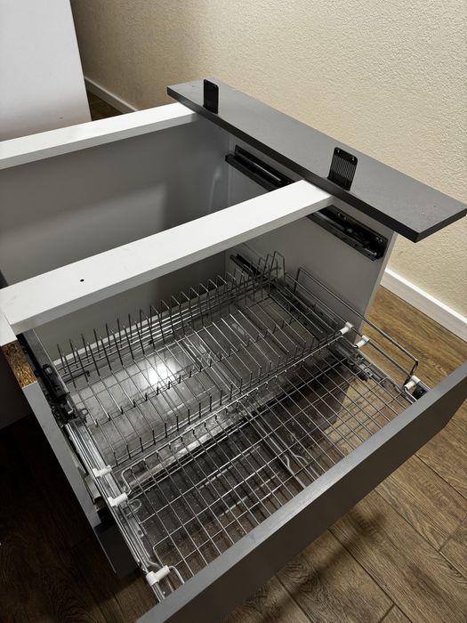 Кухонна тумбочка, з сушкою для посуду