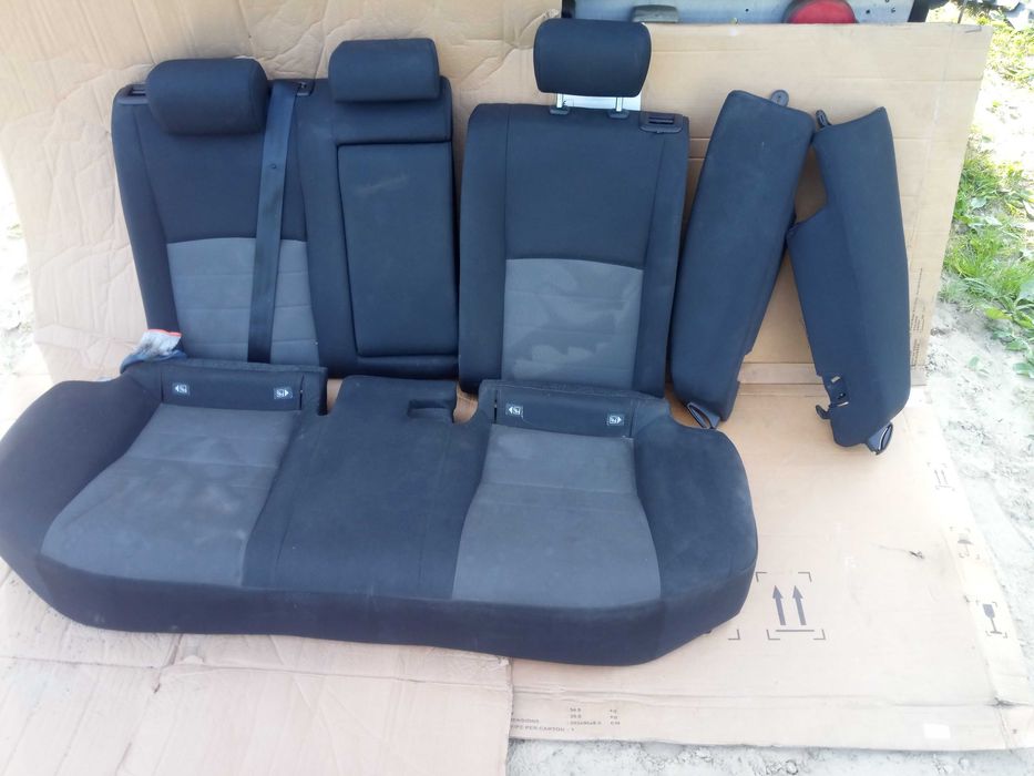 toyota AVENSIS T27 t29 II lift 15-18 kanapa oparcie tył kombi komplet
