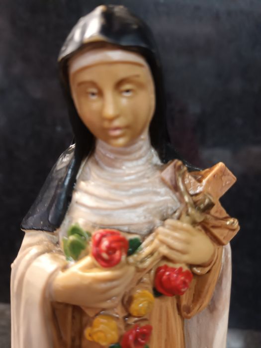 Estátua de Santa Teresinha