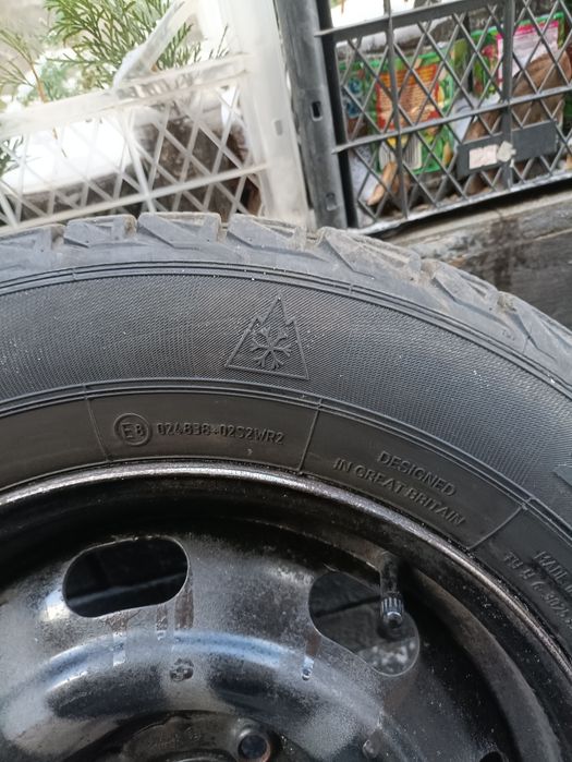 Продам резину R15-205/65 с дисками