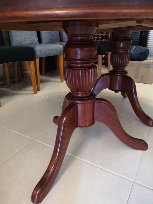 Mesa em madeira  extensível