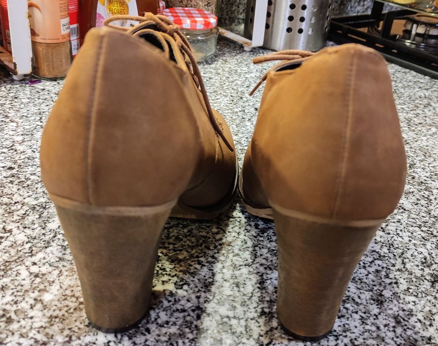 Botins tamanho 39