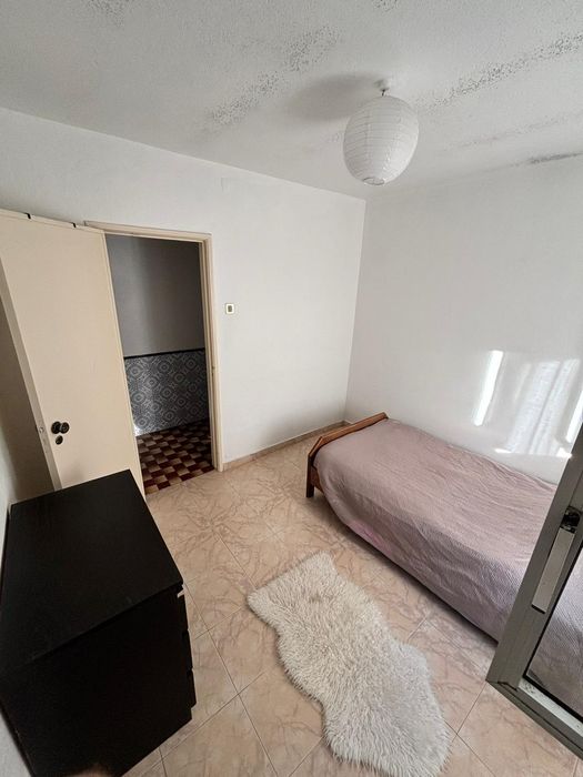 Quarto em vivenda (moradia térrea)em Rio de Mouro junto ao Alegro Sintra,