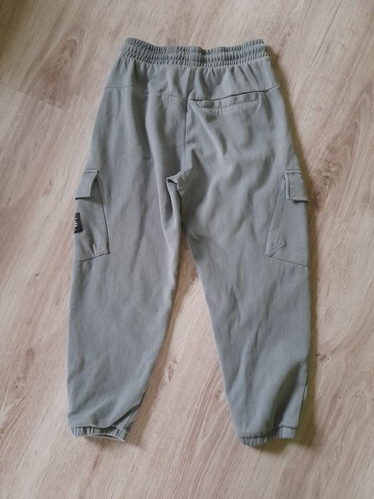 Spodnie 134 ubrane 2x