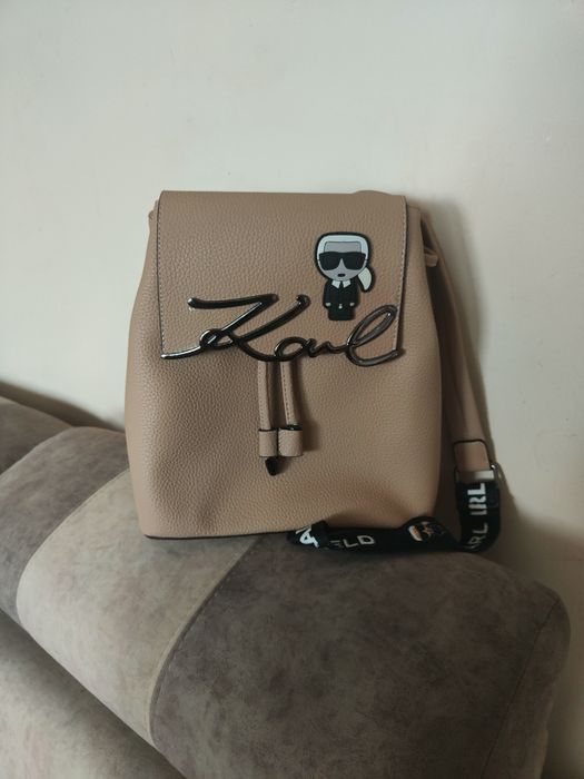 Plecak Karl kogo napis nowy