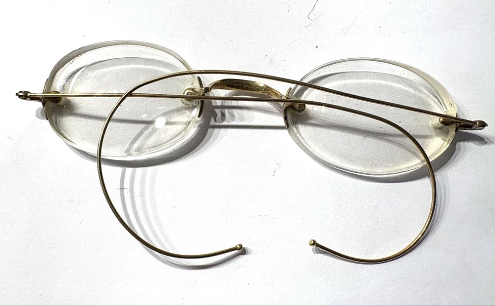 Antigos óculos Stevens & Co flexibles dourados com graduação  forte