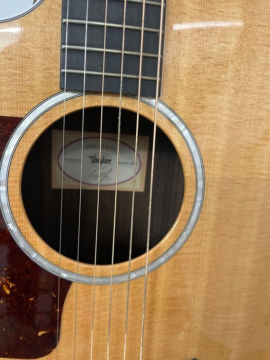 Taylor 214dlx Lefht-hand ESQUERDINA