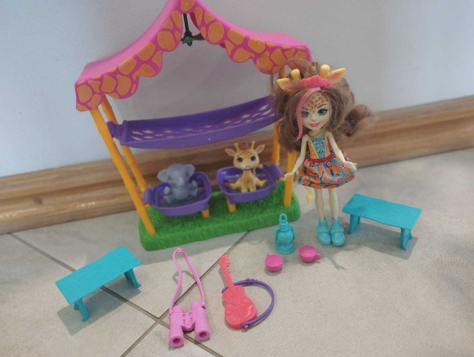 Enchantimals,zestaw z lalką Biwak na Sawannie