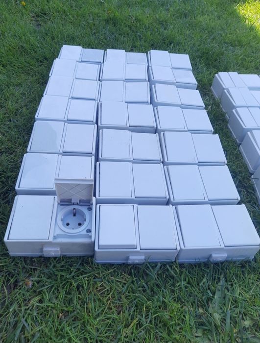 Розетка з вимикачем