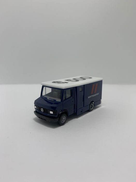Miniatura Mercedes da Herpa escala H0 1/87