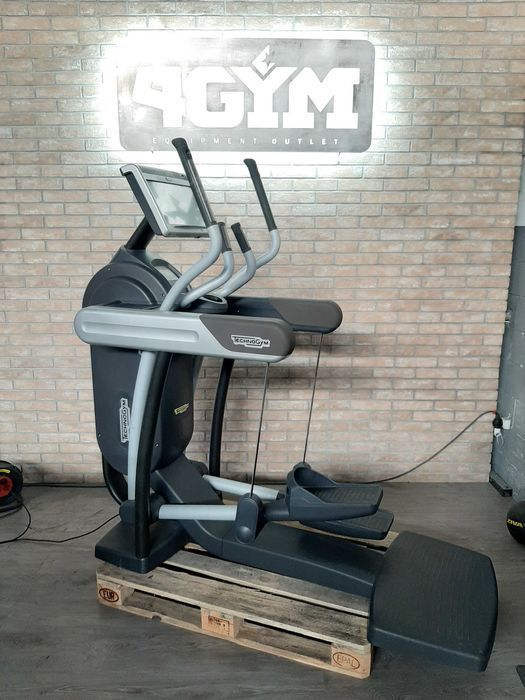 Орбітрек Technogym Vario з консоллю Unity