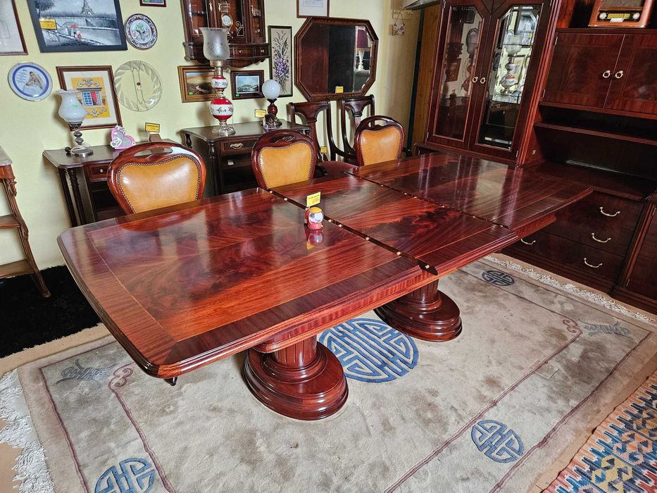 Excelente mesa para sala ou escritório- extensível - óptimo