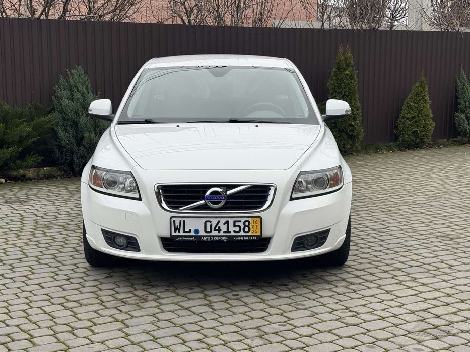 Volvo v50, 2012 продаж