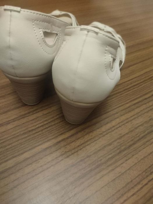 Buty damskie 37.