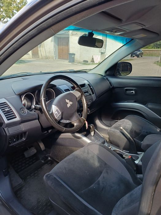 Mitsubishi Outlander 2011