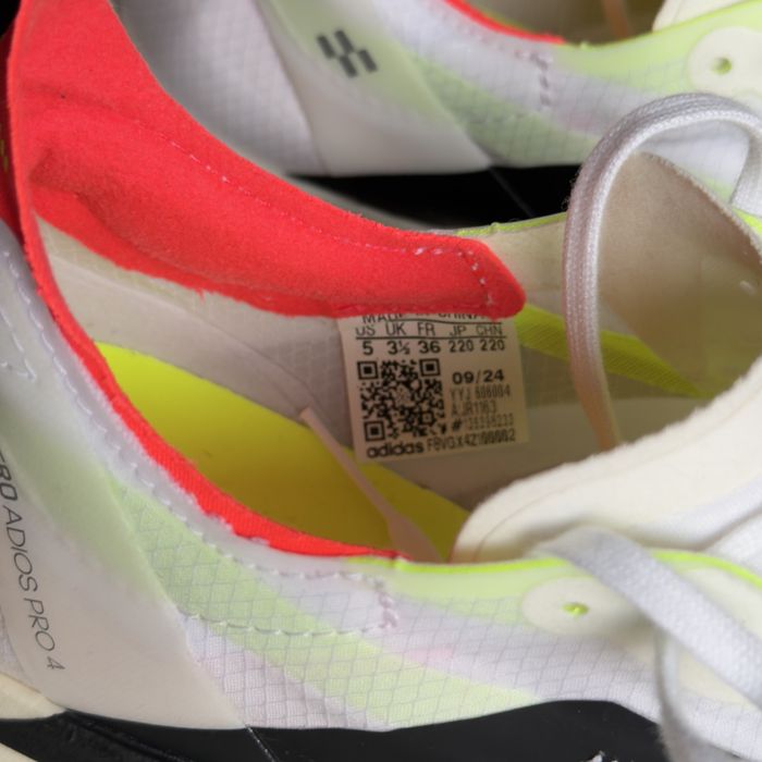 Бігові кросівки Adidas Adios Pro 4
