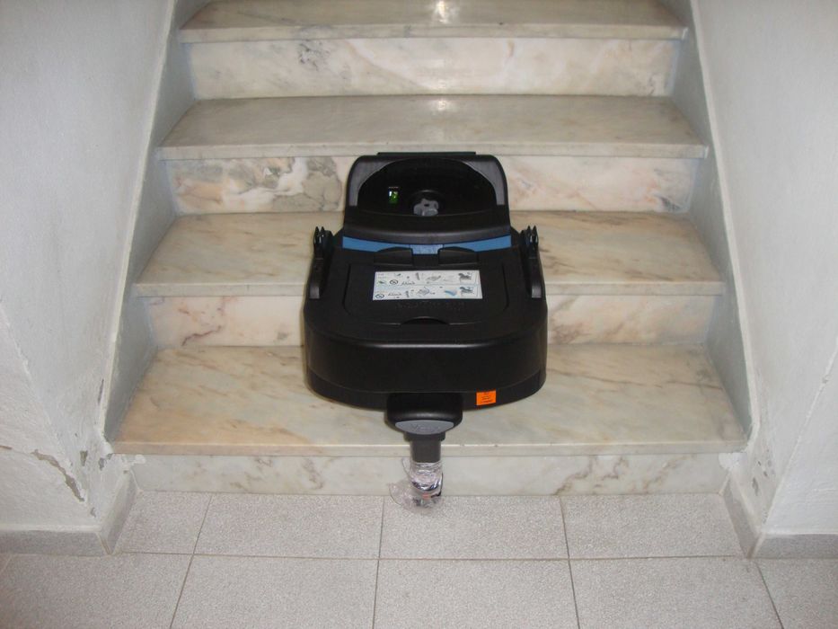 Vendo conjunto bebecar ovo ,carrinho de passeio e   sistema isofix