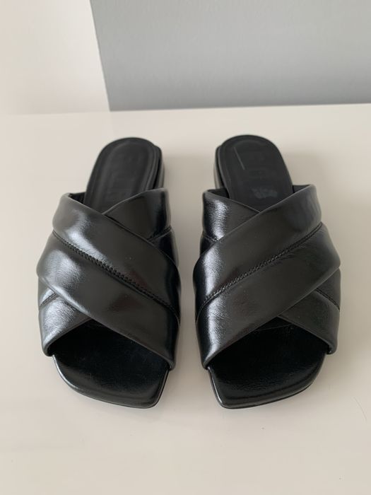 Furla 37 klapki skóra czarne