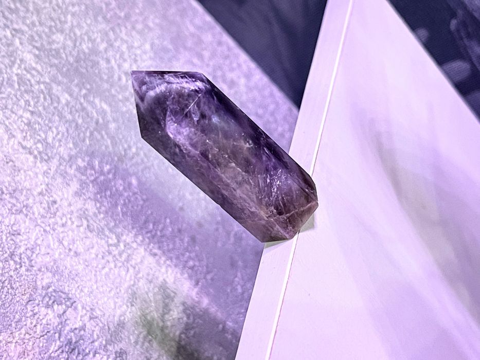 Обелиск аметиста - натуральный камень