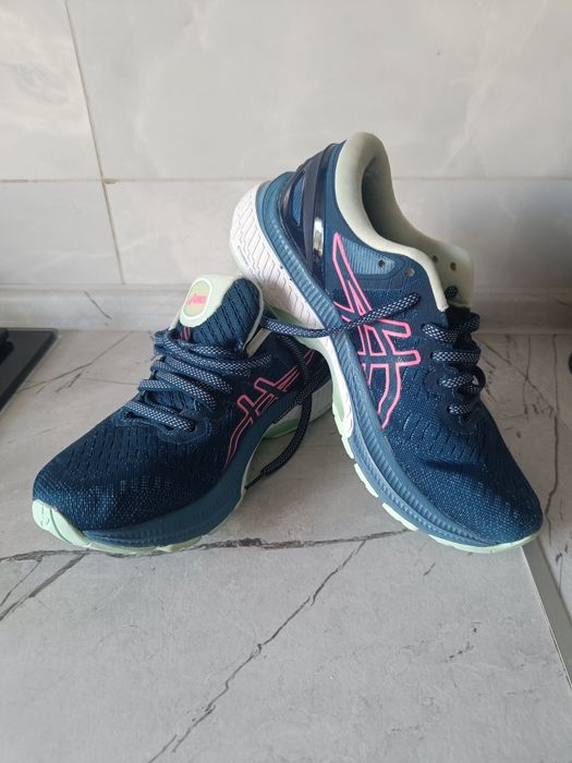 Кросовки asics у гарному стані