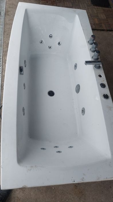 Wanna z hydromasażem