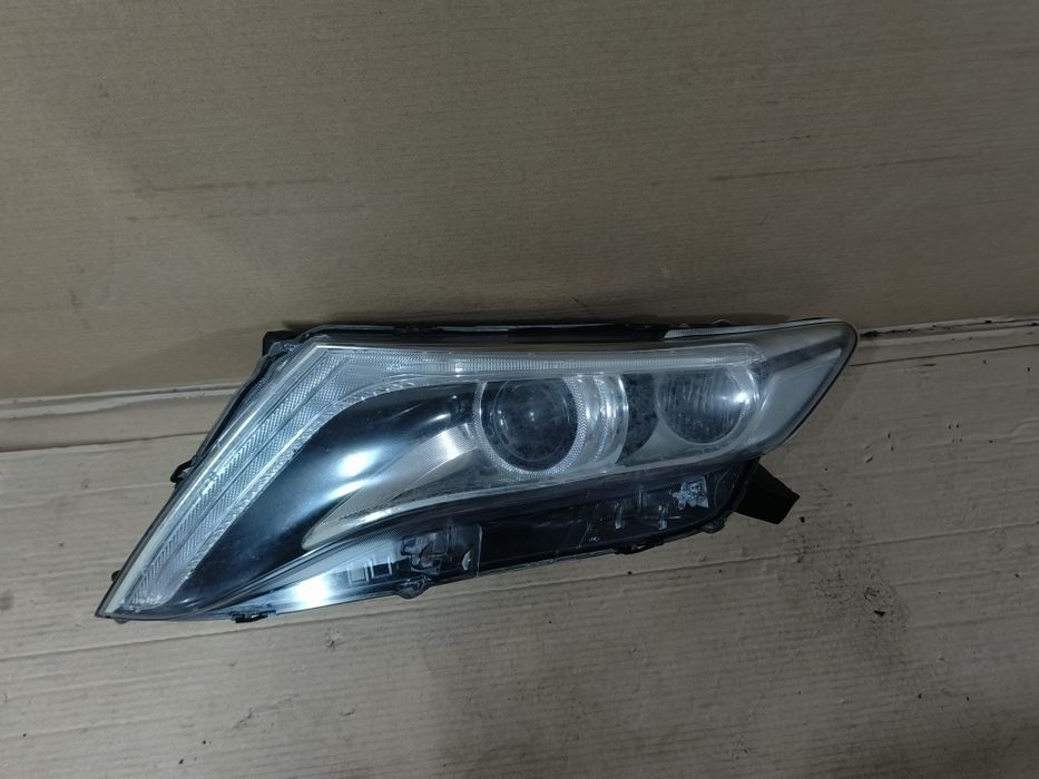 Фара Toyota Venza Тоёта Оригинал