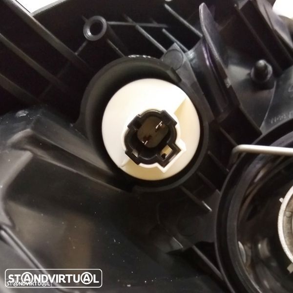 Farol Toyota Auris modelo: 2007 até 2010 novo