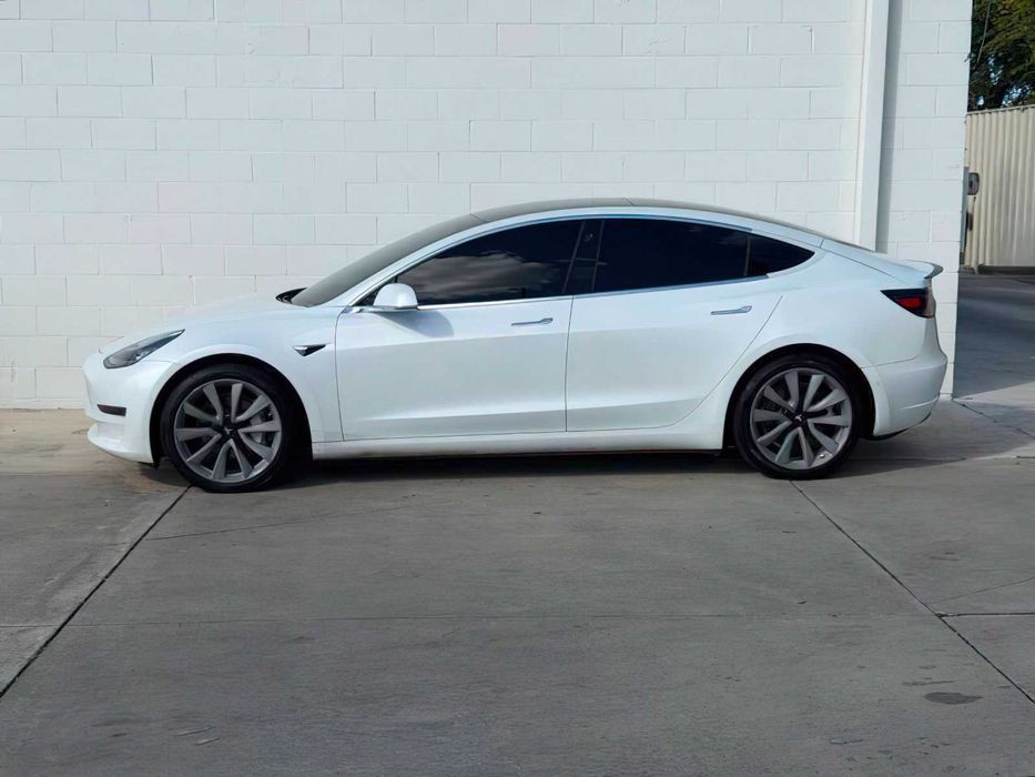 Tesla Model 3 Performance      2020