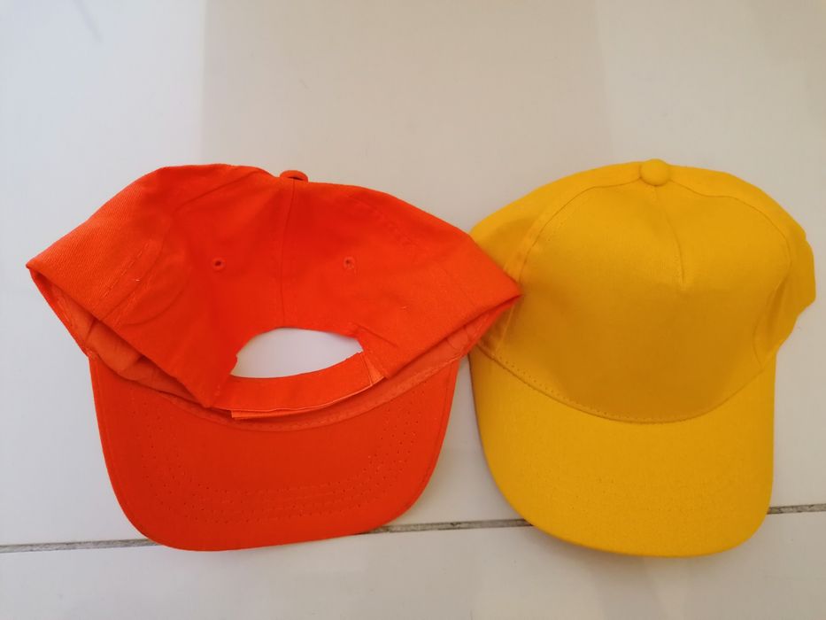 Bonés de criança em algodão - novos