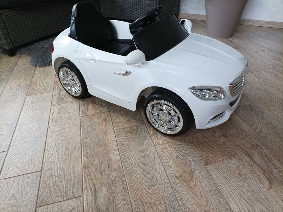 Дитяча електрична машина