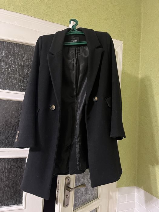 Пальто Чорне Stradivarius