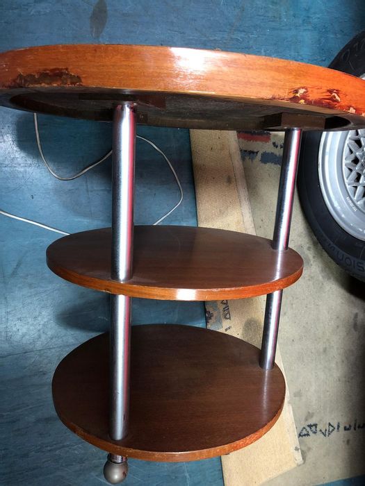 Vários móveis antigos