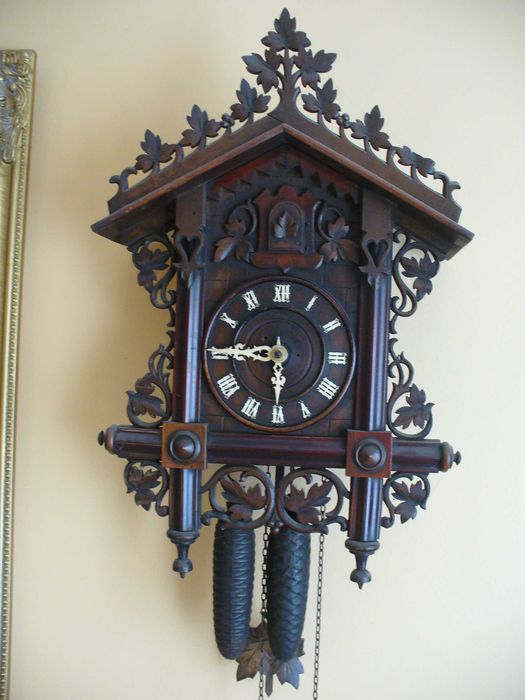 zabytkowy osiemnastowieczny  zegar z kukułką