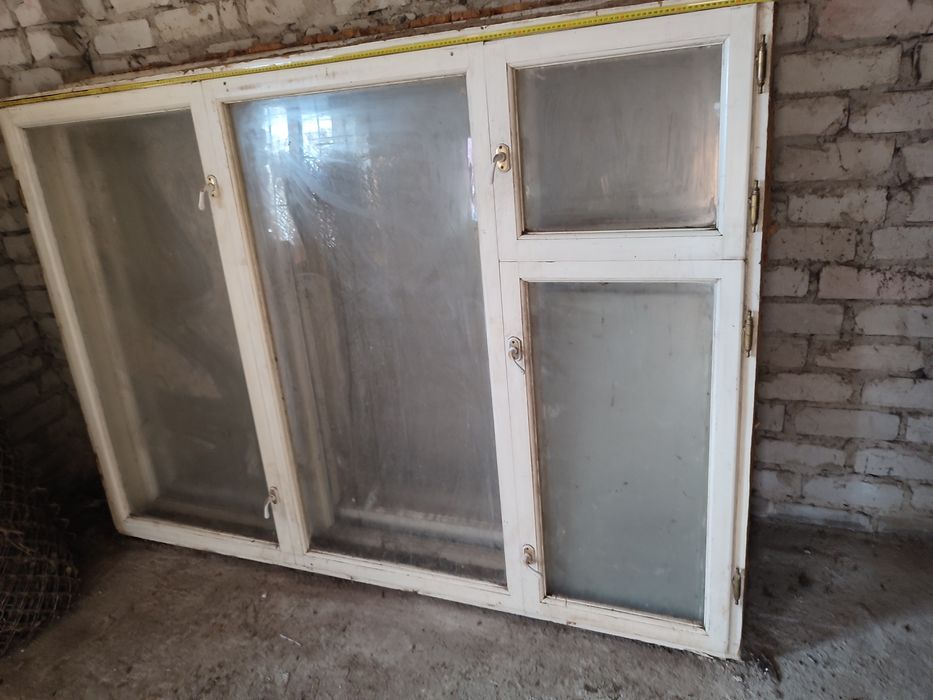 Вікна дерев'яні довжиною 206см висота 146см