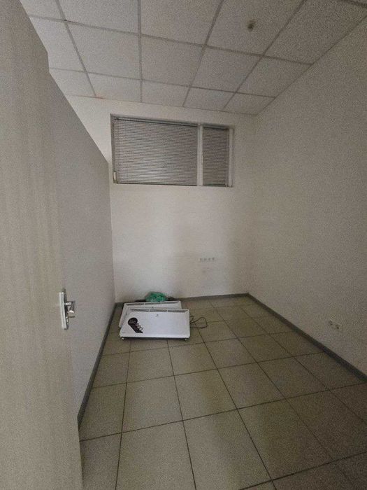 Сдам в аренду Нежилое помещение 47 кв.м. красная линия пр.Науки 100