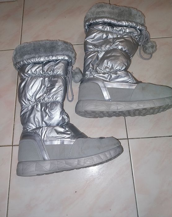 Сапоги серебристые дутики