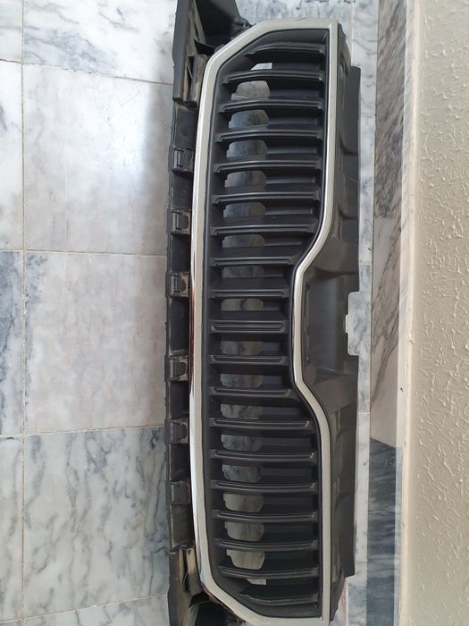 Grelha para-choques SKODA FABIA 2015