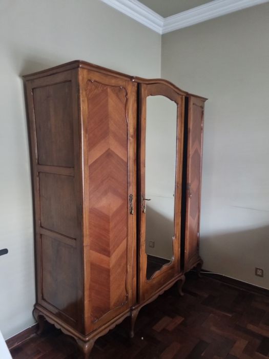 50Roupeiro vintage estilo Queen Anne.