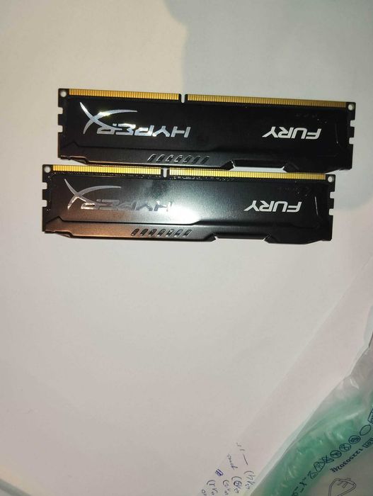 Kingston FURY 8 GB (2 x 4 GB), DDR3-1600, CL10 (HX316C10FBK2/8)