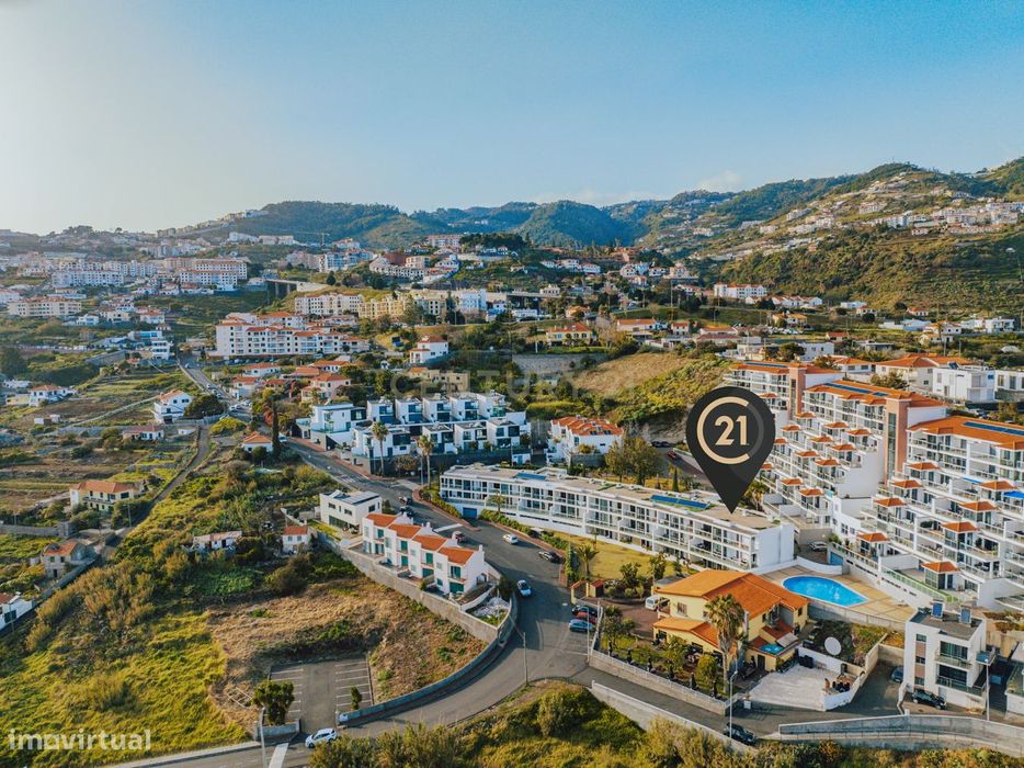Apartamento T2 Caniço de Baixo - Mobilado com Piscina e Amplas Varanda