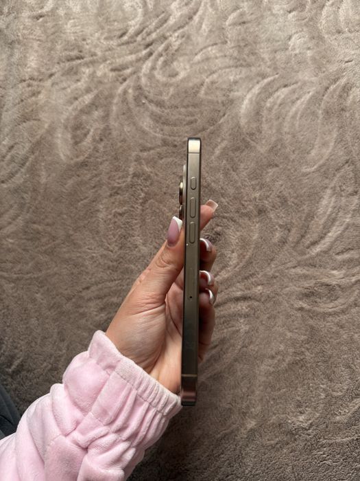 Iphone 16 pro desert titanium 256