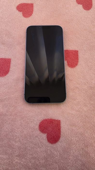 Vendo iPhone 14 Plus de 128 GB, na cor azul-claro